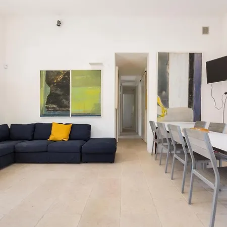 Villa Pizzofalcone Villa Sleeps 12 with Pool&Air Con