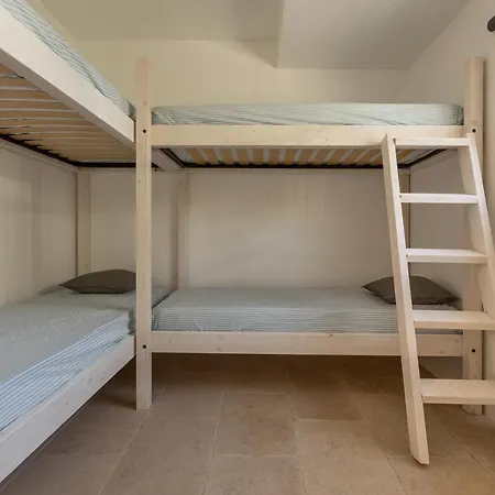 Villa Pizzofalcone Villa Sleeps 12 with Pool&Air Con