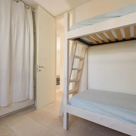 Villa Pizzofalcone Villa Sleeps 12 with Pool&Air Con *