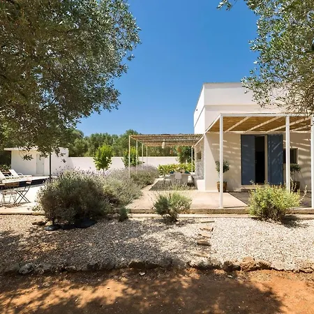Villa Pizzofalcone Villa Sleeps 12 with Pool&Air Con Serranova