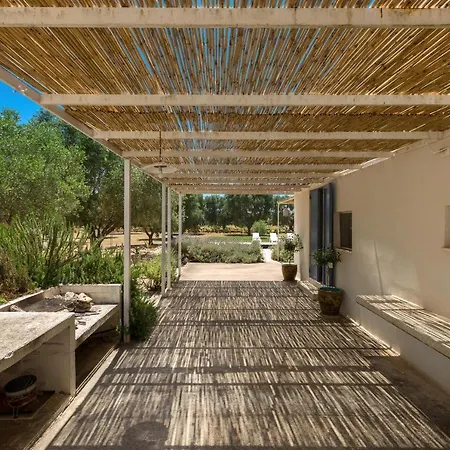 Villa Pizzofalcone Villa Sleeps 12 with Pool&Air Con